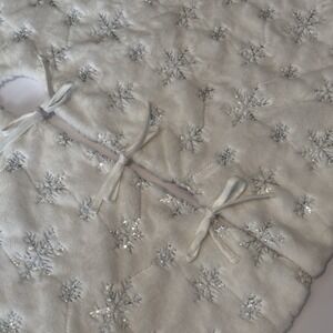 TAHARI Plush Faux Fur Sequin Snowflakes Christmas Tree Skirt 47"